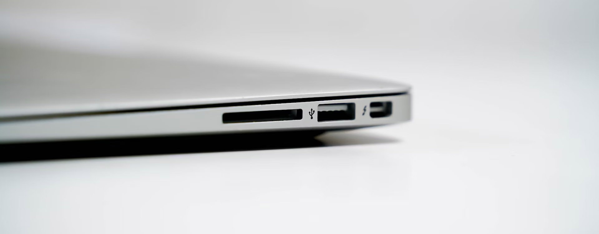 CONNECTEURS | PRISES AUDIO ET USB POUR ORDINATEUR PORTABLE