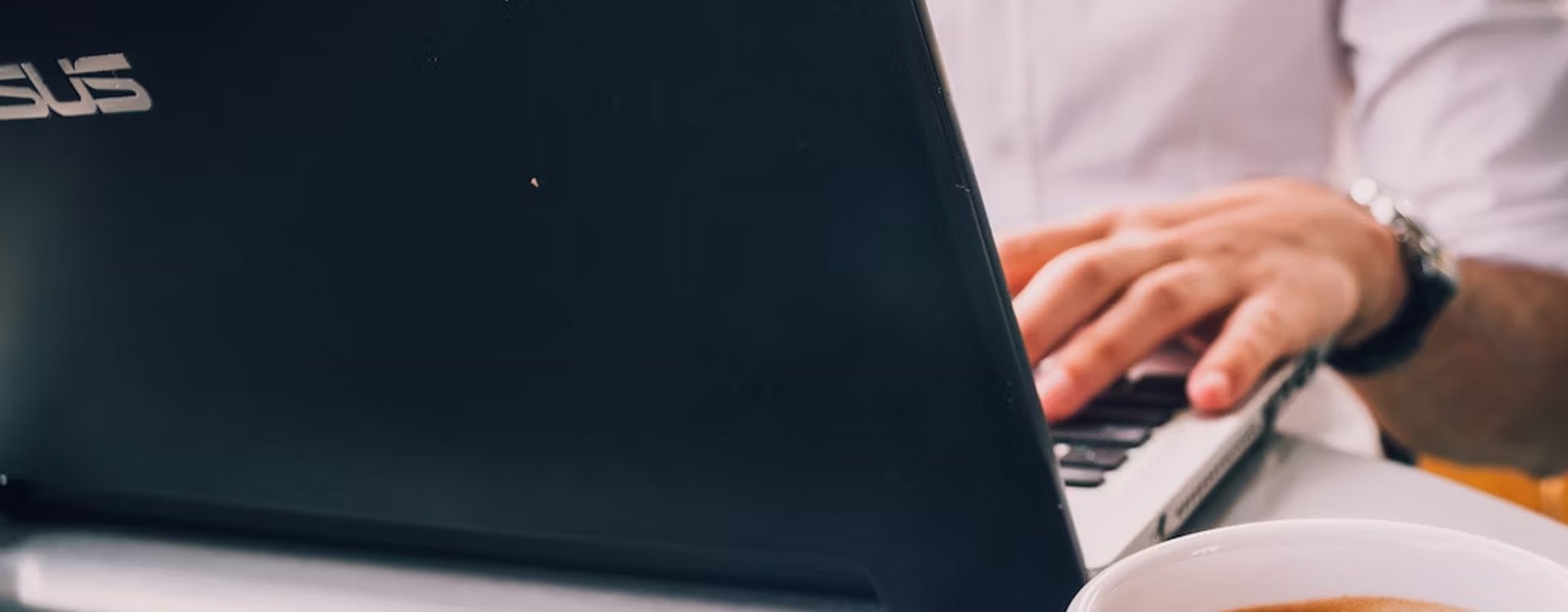 Quanto tempo dura a bateria de um computador portátil Asus?