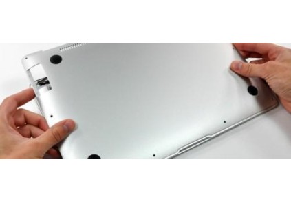 Cómo cambiar el Trackpad Control Cable del portátil MacBook Air, Modelos A1237 y A1304