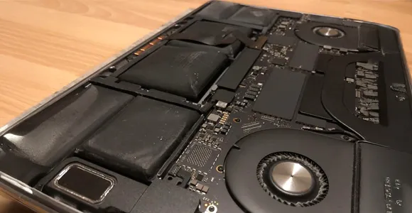 Qué hacer con una batería hinchada de mi portatil